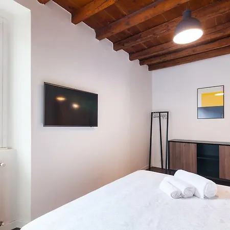 - Downtown Apartment Milan