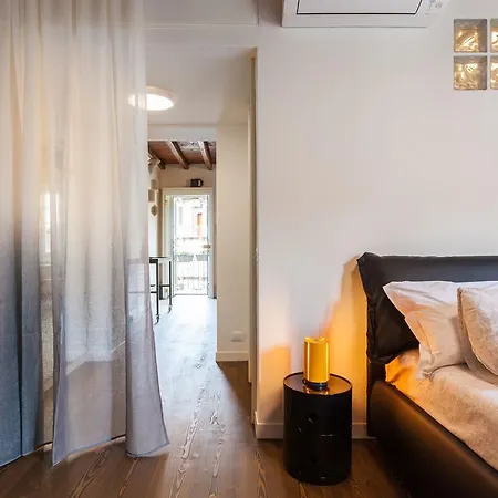 - Downtown Apartment Milan